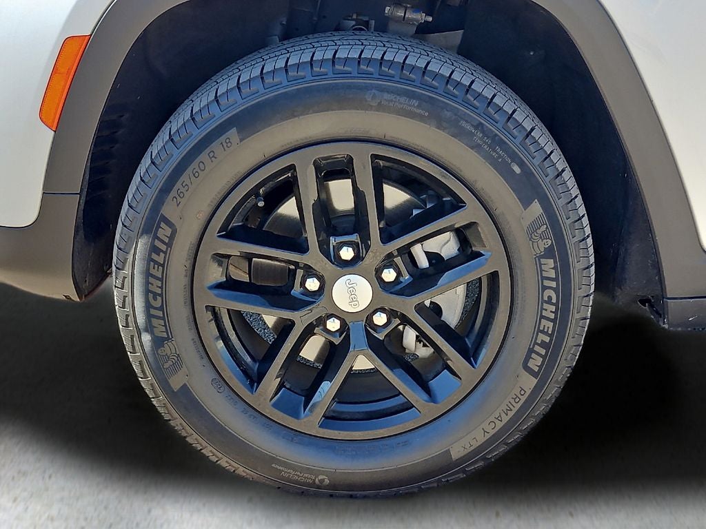 2023 Jeep Grand Cherokee Laredo