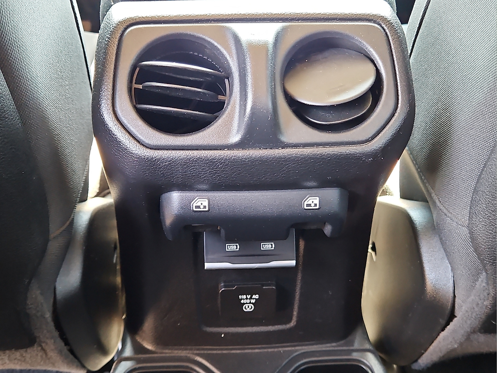 2021 Jeep Gladiator Rubicon Hardtop 4x4 w/NAV