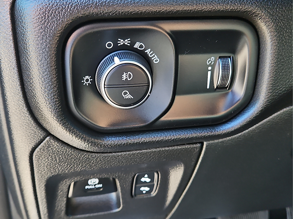 2025 RAM 1500 Big Horn/Lone Star Crew Cab 4WD