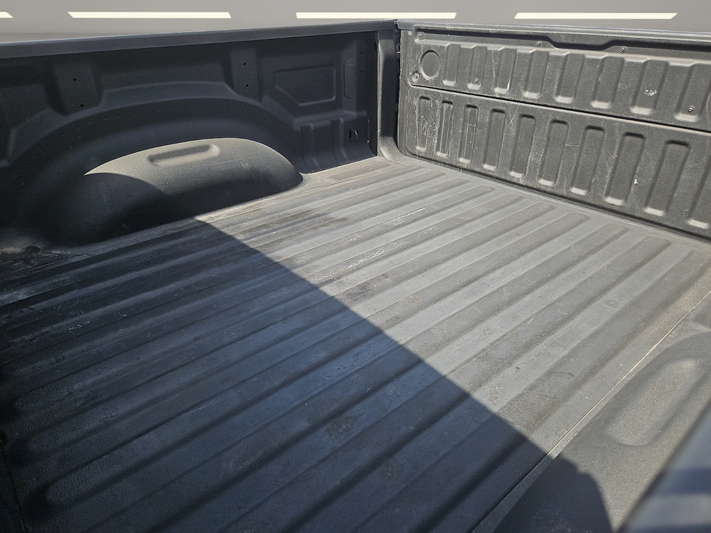 2024 RAM 1500 Big Horn Crew Cab 4WD 5.7L Hemi Hybrid