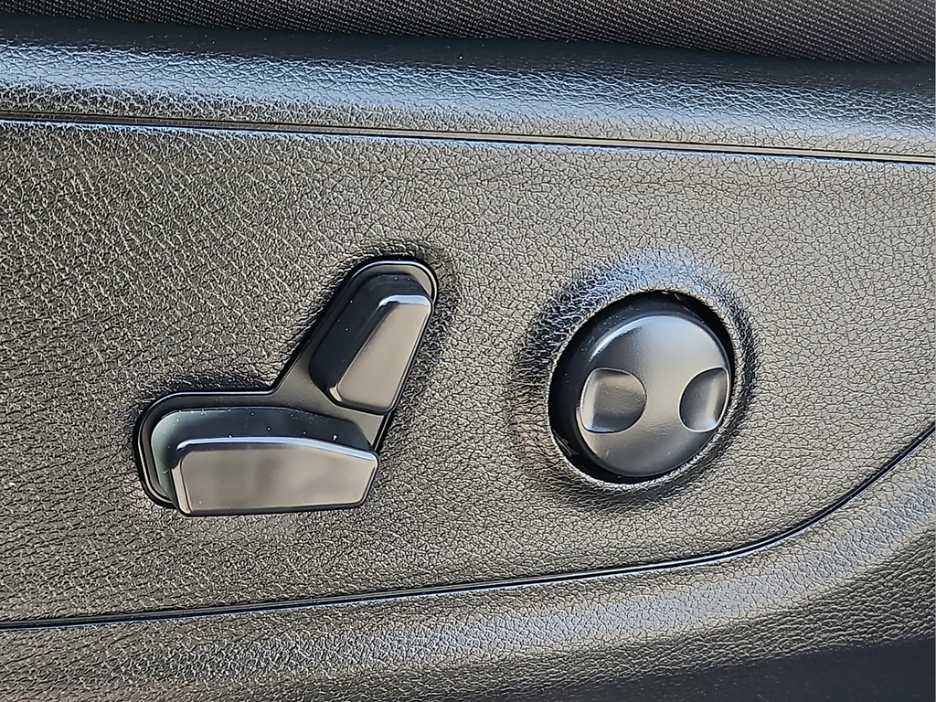 2024 RAM 1500 Big Horn Crew Cab 4WD 5.7L Hemi Hybrid