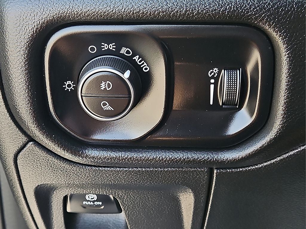 2024 RAM 1500 Big Horn Crew Cab 4WD 5.7L Hemi Hybrid