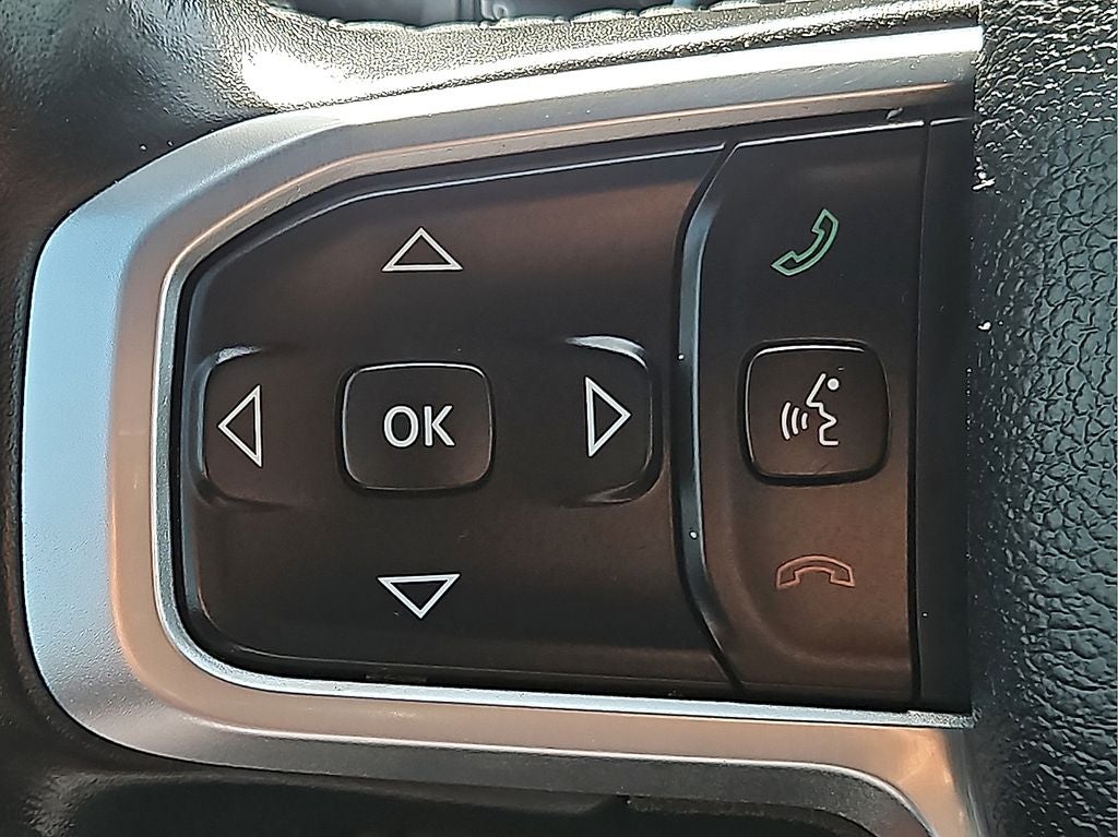 2024 RAM 1500 Big Horn Crew Cab 4WD 5.7L Hemi Hybrid