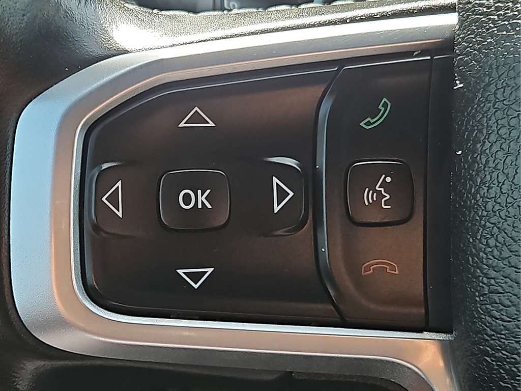2024 RAM 1500 Big Horn Crew Cab 4WD 5.7L Hemi Hybrid