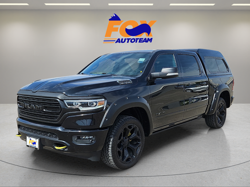 2022 RAM 1500 Limited Crew Cab 4WD w/ 22" wheels
