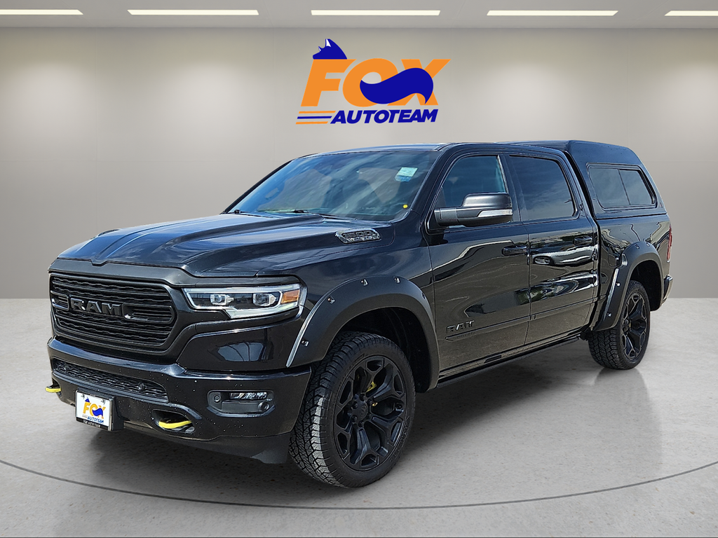 2022 RAM 1500 Limited Crew Cab 4WD w/ 22" wheels