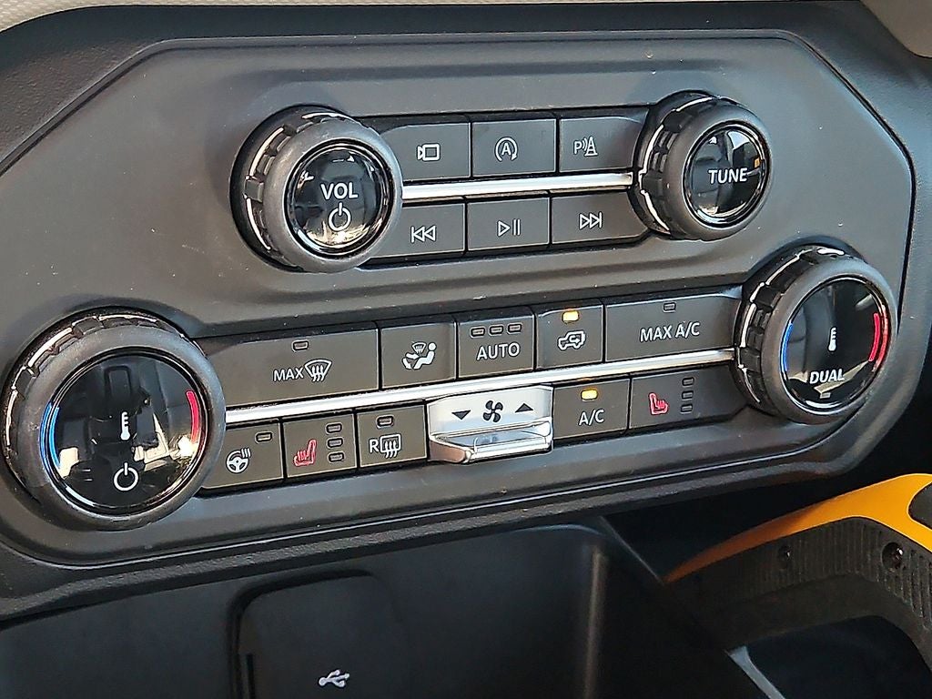 2022 Ford Bronco Badlands 'Squatch' 4wd Lux & V6