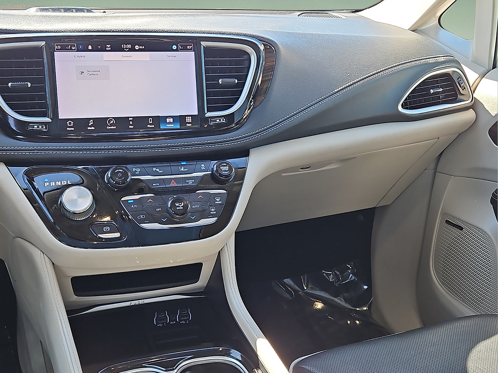 2022 Chrysler Pacifica Hybrid Limited w/ Low Miles!