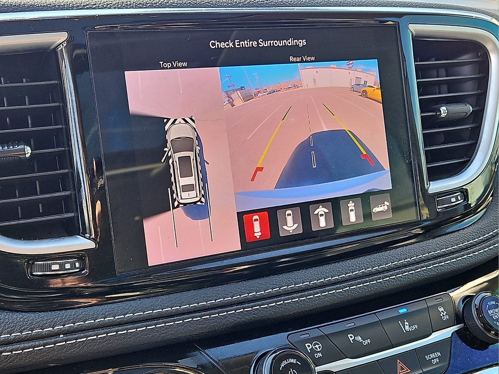 2022 Chrysler Pacifica Hybrid Limited w/ Low Miles!