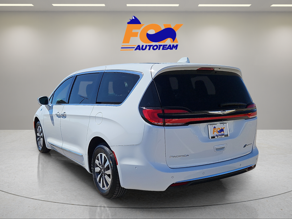 2022 Chrysler Pacifica Hybrid Limited w/ Low Miles!