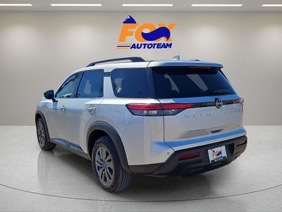 2024 Nissan Pathfinder SV