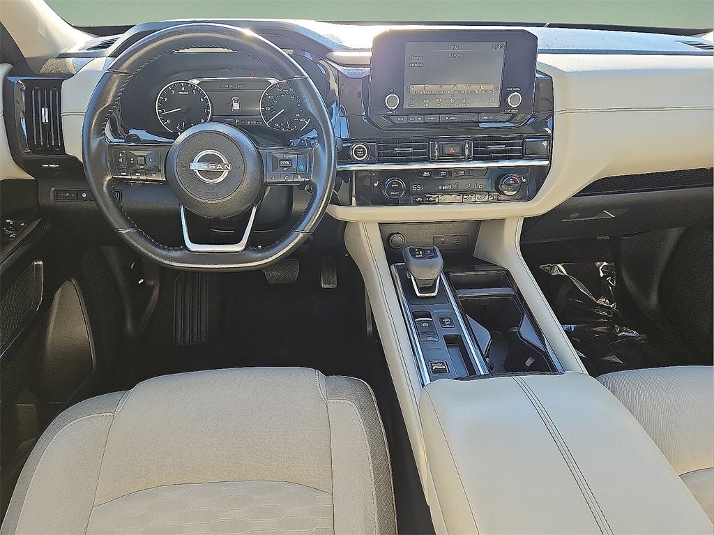 2022 Nissan Pathfinder SV