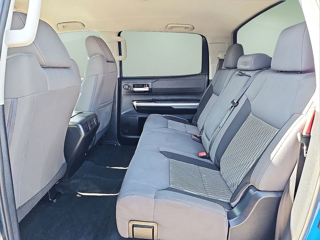 2017 Toyota Tundra SR5 5.7L V8 CrewMax w/66k miles!