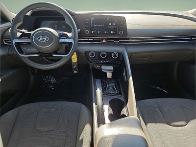 2025 Hyundai Elantra SE - up to 41 MPG Highway