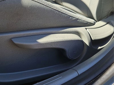 2025 Hyundai Elantra SE - up to 41 MPG Highway