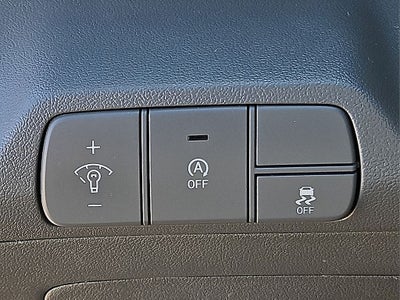 2025 Hyundai Elantra SE - up to 41 MPG Highway