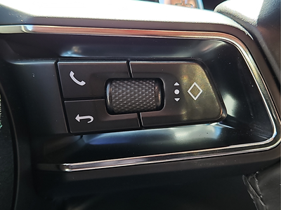 2023 Porsche Macan AWD w/ 8,579 low miles