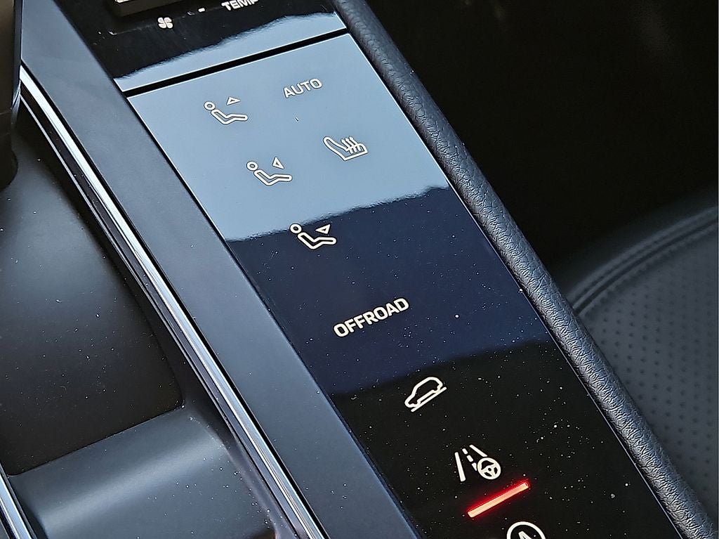 2023 Porsche Macan Base