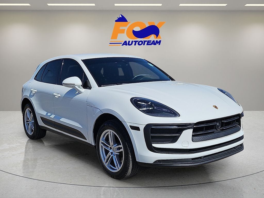 2023 Porsche Macan Base
