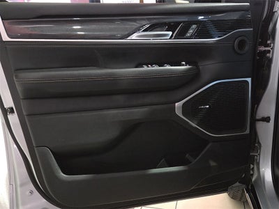 2023 Jeep Wagoneer Base