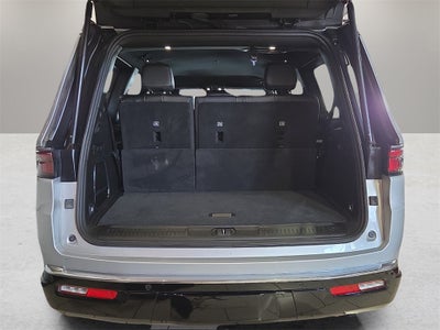 2023 Jeep Wagoneer Base