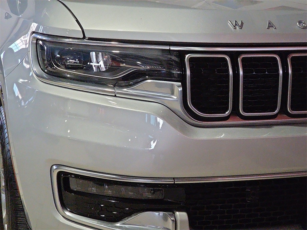 2023 Jeep Wagoneer Base