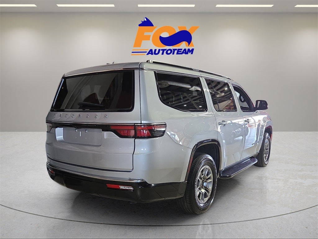 2023 Jeep Wagoneer Base