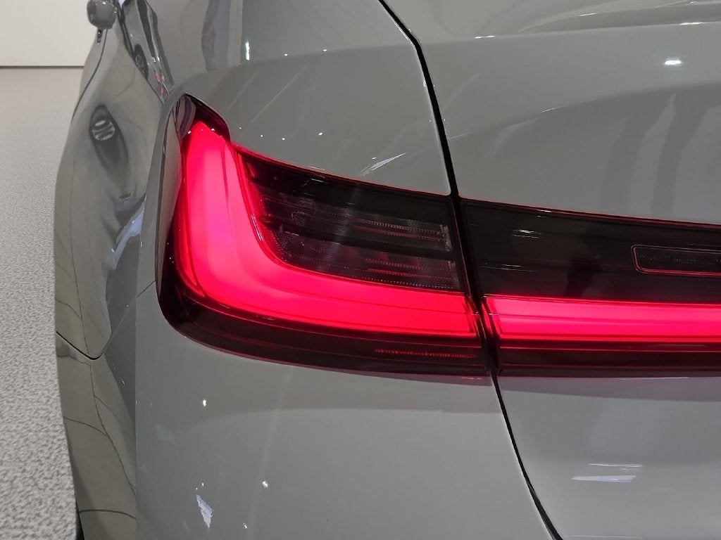 2023 BMW 3 Series 330i