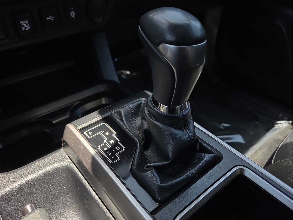 2023 Toyota Tacoma Limited V6