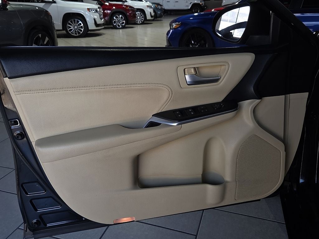 2017 Toyota Camry Hybrid XLE