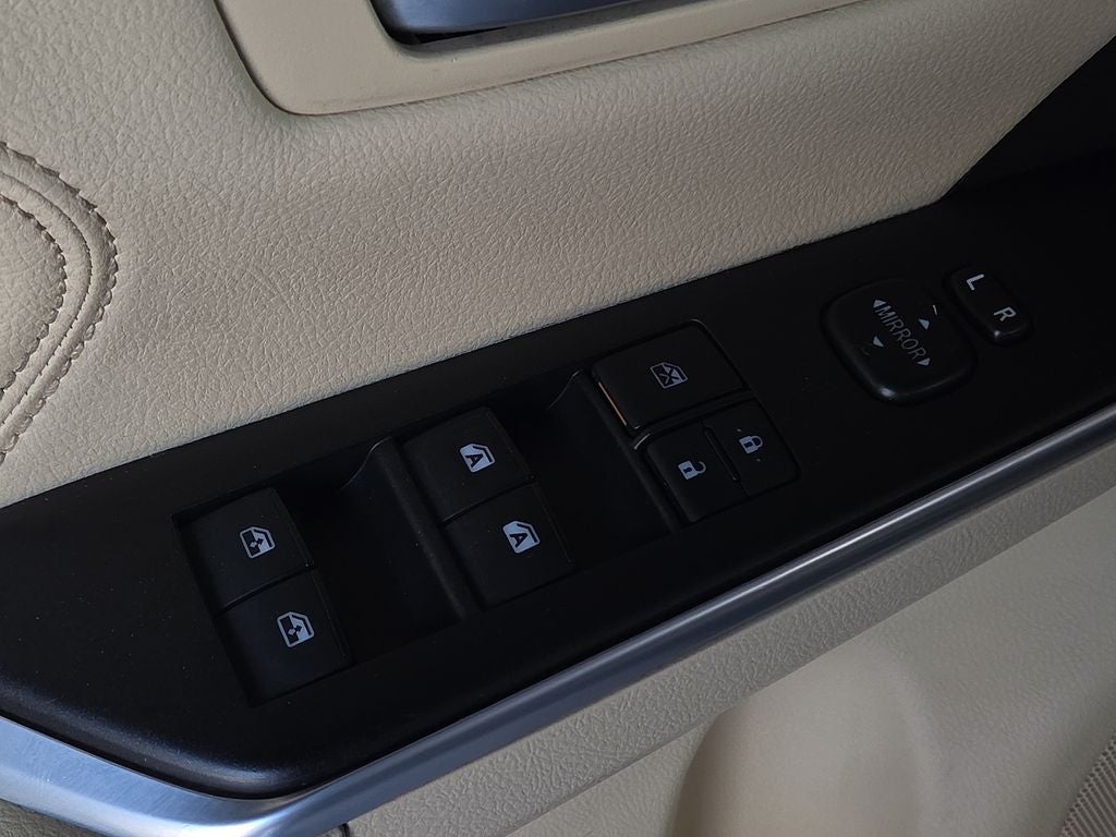 2017 Toyota Camry Hybrid XLE