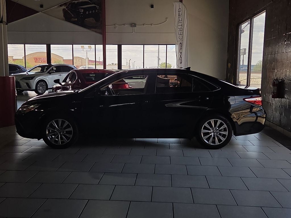 2017 Toyota Camry Hybrid XLE