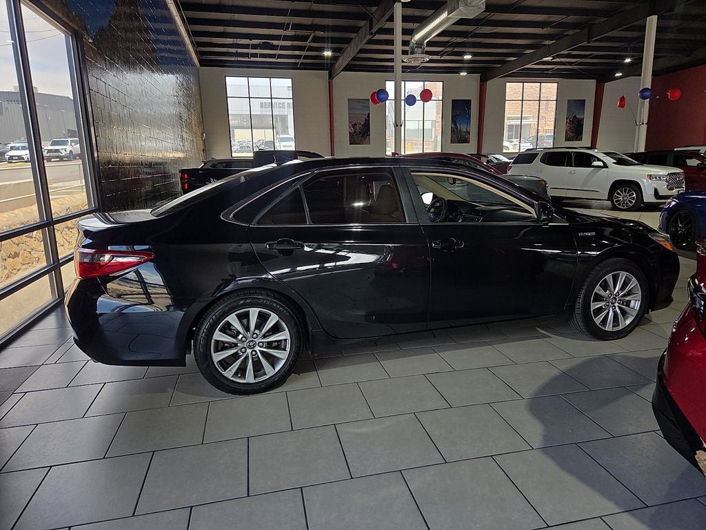 2017 Toyota Camry Hybrid XLE
