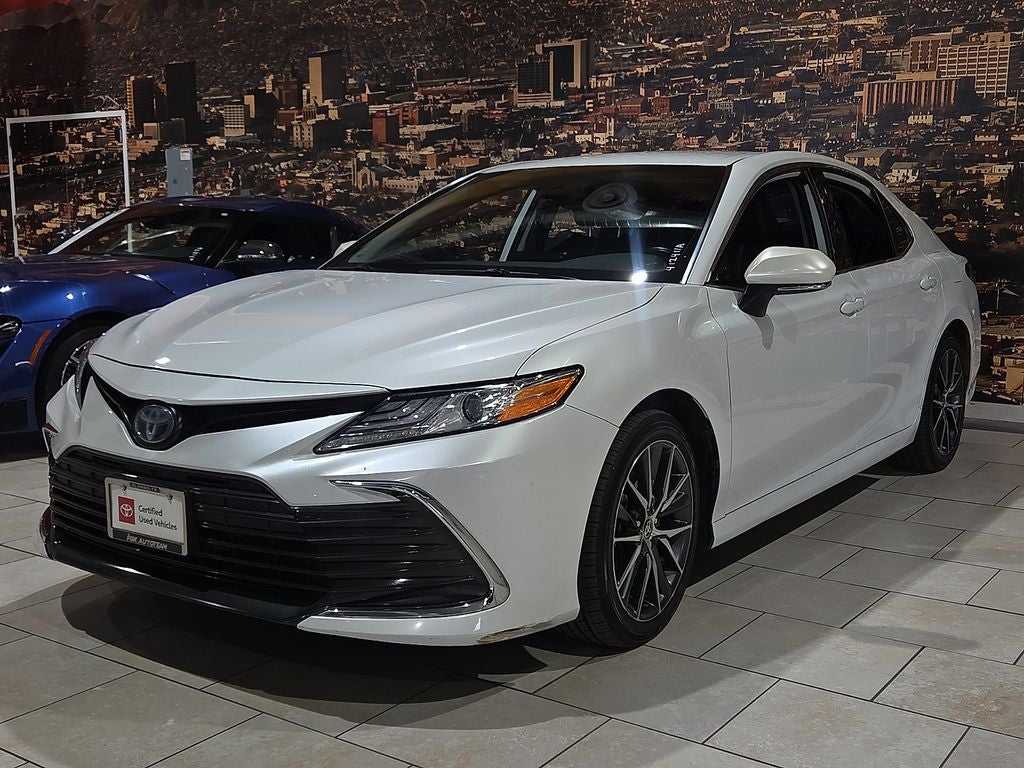 2022 Toyota Camry Hybrid XLE