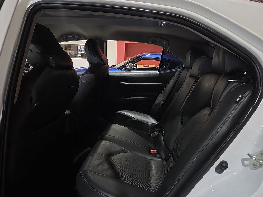 2022 Toyota Camry Hybrid XLE