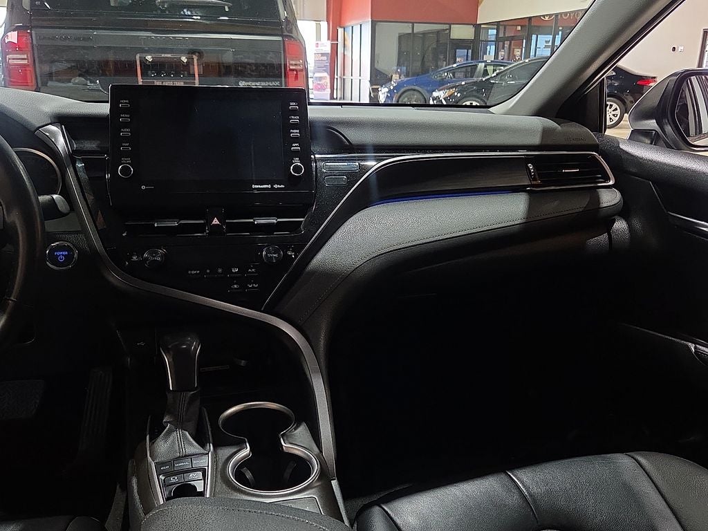 2022 Toyota Camry Hybrid XLE