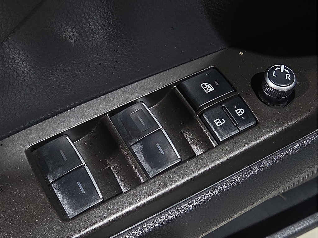 2022 Toyota Camry Hybrid XLE