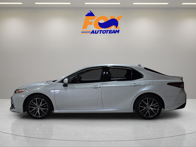 2022 Toyota Camry Hybrid XLE