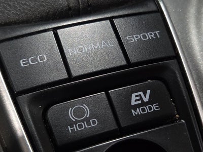 2022 Toyota Camry Hybrid XLE