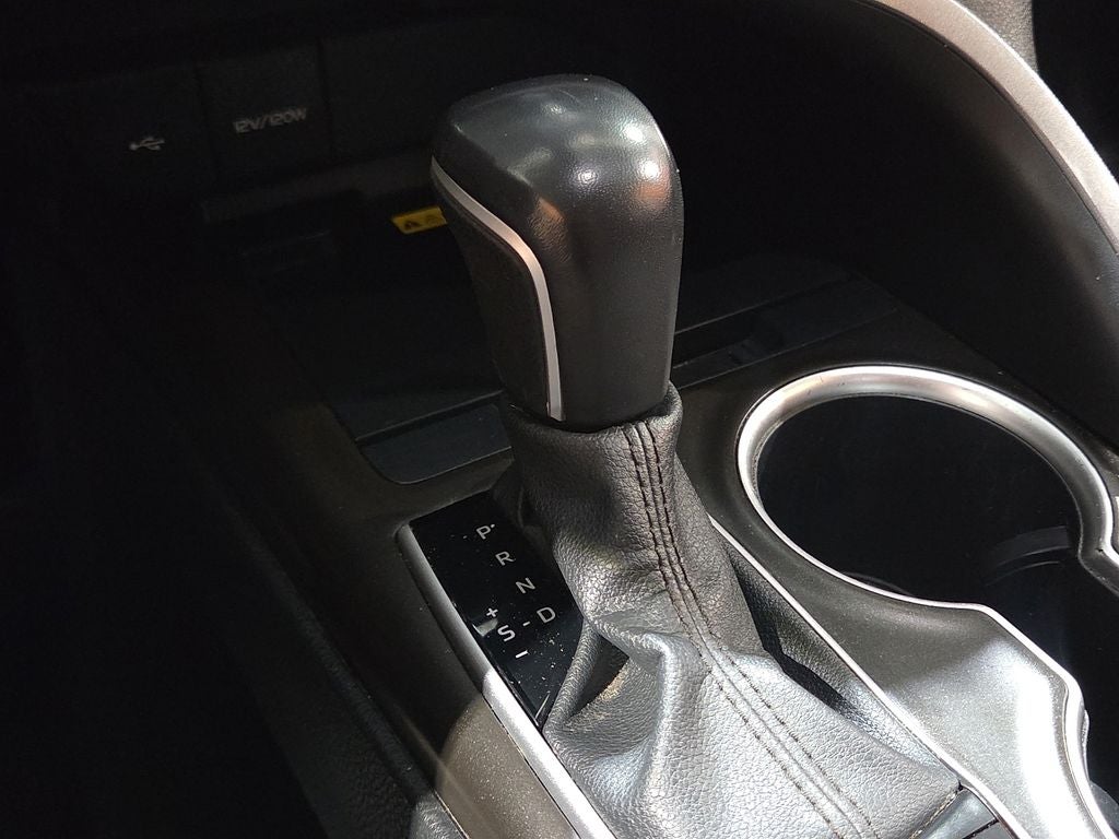 2022 Toyota Camry Hybrid XLE