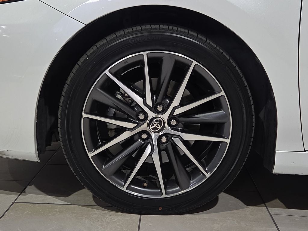 2022 Toyota Camry Hybrid XLE