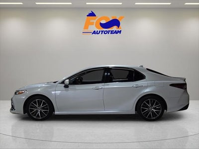 2022 Toyota Camry Hybrid XLE