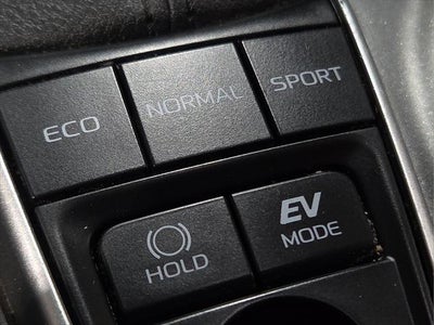 2022 Toyota Camry Hybrid XLE