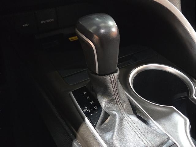 2022 Toyota Camry Hybrid XLE