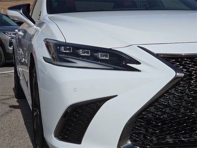 2024 Lexus ES 300h F SPORT Handling