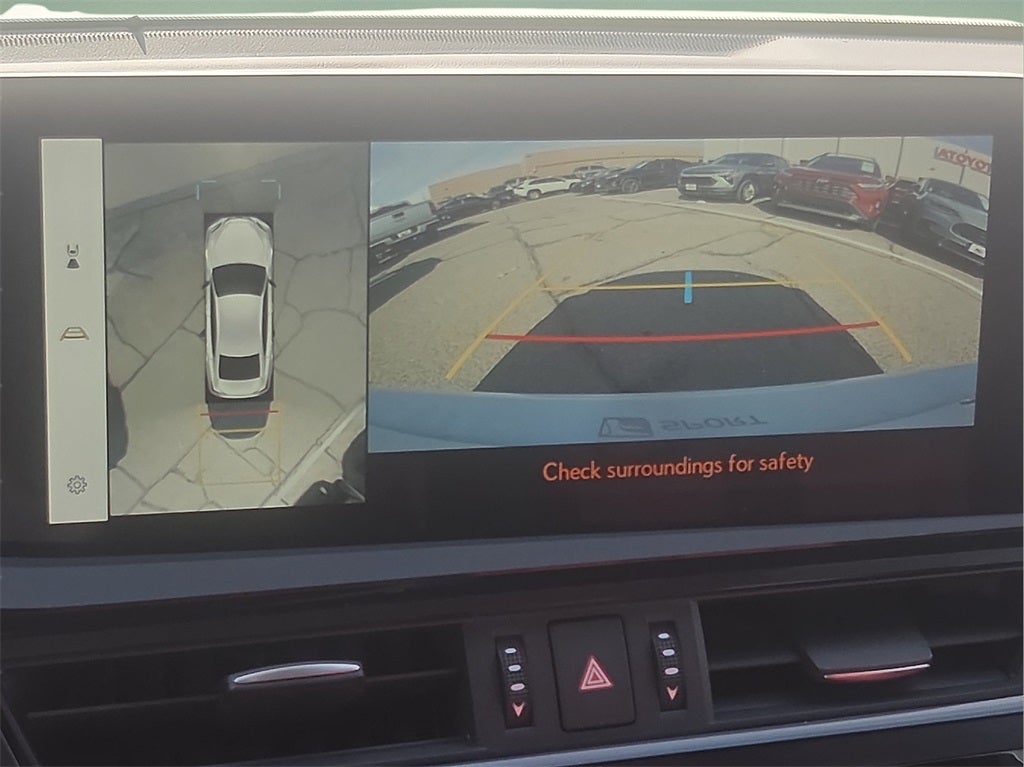 2024 Lexus ES 300h F SPORT Handling