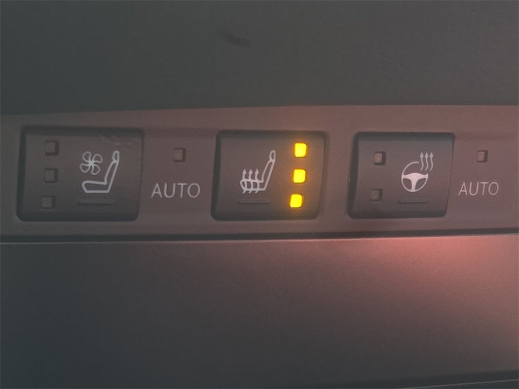 2024 Lexus ES 300h F SPORT Handling