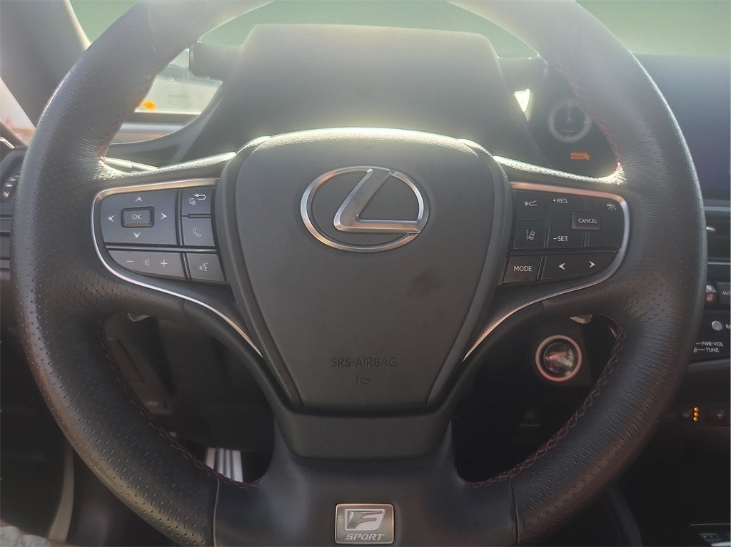 2024 Lexus ES 300h F SPORT Handling