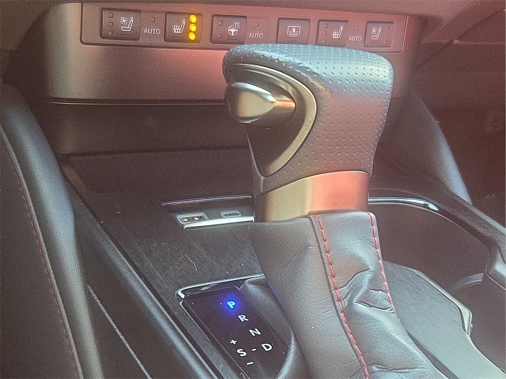 2024 Lexus ES 300h F SPORT Handling