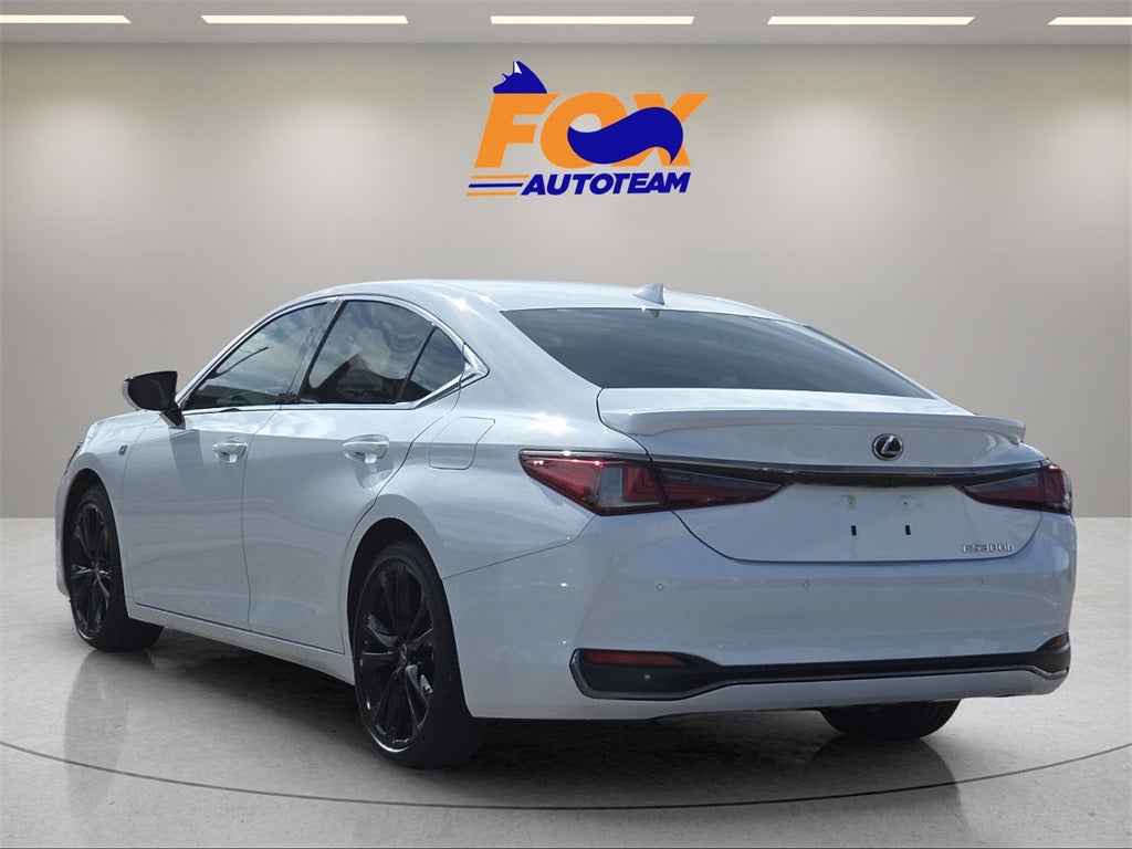 2024 Lexus ES 300h F SPORT Handling